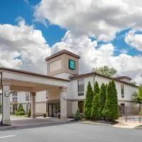 Quality Inn & Suites NJ State Capital Area – hotel w mieście Morrisville
