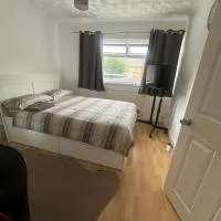 Double Room in a 3-bed house, hotel v destinaci Havant