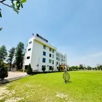 PLAY RIVERIA VALLEY RESORT Greater Noida, hotel em Grander Noida