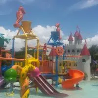 Gazebo Pools and Restaurant, Hotel in Cabadbaran