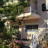 Liakos' Apartments, hotel a Vasiliká