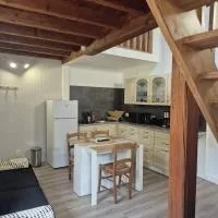 Maison chaleureuse et calme avec parking à Pouzauges, hotel v destinácii Pouzauges