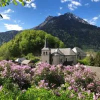 La compagnie du bourg, hotel u gradu 'Le Châtelard'