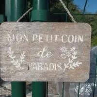 Le Logis du Rocher, hotell i Saint-Marcet