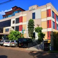 Urban Park Suites Hotel, ξενοδοχείο στο Κιγκάλι