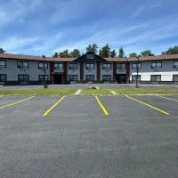 HWY 17 Hotel，瓦瓦镇的飯店