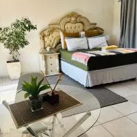 KwaSihle Guesthouse, hotel u gradu 'Dobsonville'