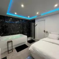 Suite Prestige Balnéo, отель в городе Дрё