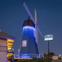 Howard Johnson by Wyndham Modesto Ceres, hotel v destinaci Ceres