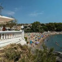 Hotel Grifeu y Restaurant - Costa Brava โรงแรมในยันซา