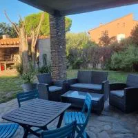 T2 calme avec jardin terrasse et barbecue, hotel Elne-ben