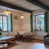 Venkovský dům na kraji vsi, hotel a Kostelec nad Orlicí