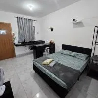 Flat completo a 22 minutos do polo industrial, hotel di Aparecida de Goiania