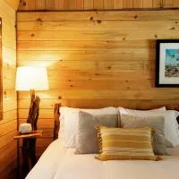 "Stars Hollow" Cozy Mini-Cabin in Muir Valley -RRG, hotell i Rogers