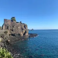 The Cliff, hotel v destinácii Aci Castello