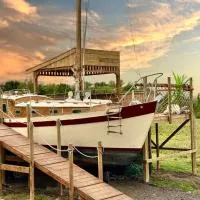 Asila's Ark, hotel Keyworth városában