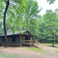 Peaceful, cozy cabin in the woods, hotel v destinácii Murphy