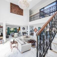 Lakeside Luxe Modern 5BR Retreat, hotel near Ayr Airport - AYR, Idalia