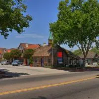 Royal Copenhagen Inn, hotel a Solvang