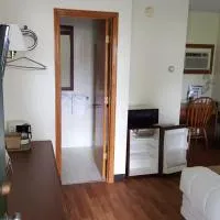 디트로이트 레이크스에 위치한 호텔 Budget Host Inn