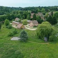 Domaine de la Vallée de La Millière, hotel u gradu 'Les Mesnuls'