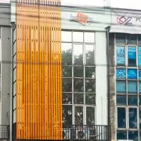 Behomy Urban Connect Bekasi, hótel í Padurenan
