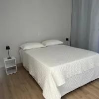 Suíte com Entrada Independente em mineiros, hotell sihtkohas Mineiros