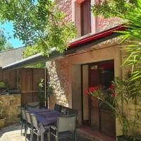 Villa Misanid écrin de verdure à 15mm de la cité de Carcassonne: Mas-des-Cours şehrinde bir otel