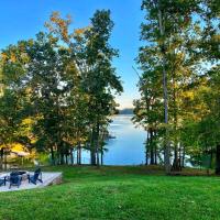 Cherokee Lake Cottage by Staycating, hotel poblíž Morristown Regional Airport - MOR, Jefferson City