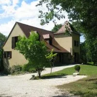 La Chêneraie Chambres d'hôtes-B&B, хотел в Payrac