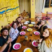 El Parche Rutero Hostel, hótel í Pisac