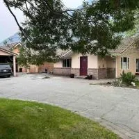 Taurean Vines Guest house, ξενοδοχείο σε Keremeos