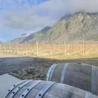 Bold Reserve Herrera Vineyard Estate Home, ξενοδοχείο σε Keremeos