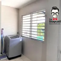 Staycation Homestay 15 Kch City Mall Landed House, hotel em Kuching