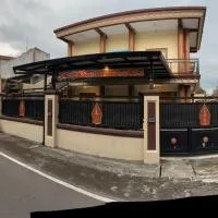 Guesthouse Mawar Syariah – hotel w mieście Kepanjen