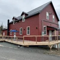 Periwinkle Tides Inn, מלון בSheet Harbour