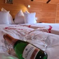 Kosmajski vajati Petra, hotel en Nemenikuće