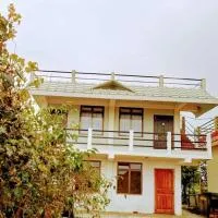 Arara ibt homestay, מלון בצ'ראפונג'י