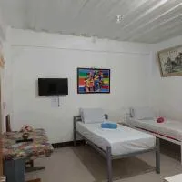 RedDoorz at Wyns Hotel، فندق في Silañgang Mayao