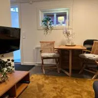 Havsnära boende i Rönnäng, hotelli kohteessa Rönnäng