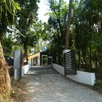 Pomma Holidays and Resorts, מלון בMuthanga