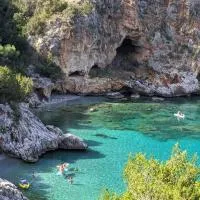 Camerota Basic Appartamenti, hotel v destinaci Lentiscosa