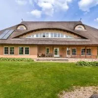 Vila Sanzila, готель у місті Bernatoniai