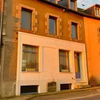 Maison de bord de mer à Plouguerneau, hotel a Plouguerneau
