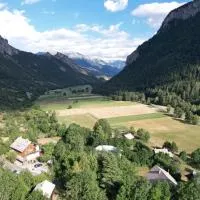 Hôtel Restaurant Gîtes Les 5 Saisons, hotel sa Freissinieres