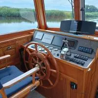 Deluxe romantic boat, hotel em Hoogeveen