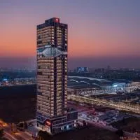 Radisson Red Guangzhou South Railway Station, хотел в Гуанджоу