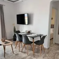 Kyklamino Apartment, hotel a Loutra Oraias Elenis