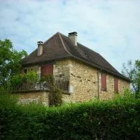 Hôtel Chastrusse, hotel sa Nadaillac-de-Rouge