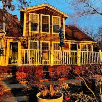 5 star 1,550 SF - The Gale Force Farmhouse at Telegraph Hill - Modern, Renovated, Hotel in Provincetown